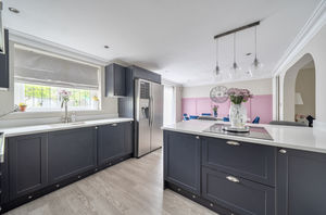 Kitchen diner angle 4- click for photo gallery